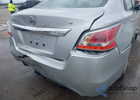 2015 Nissan Altima 2.5 S из США, поврежденный, VIN 1N4AL3AP4FN405871